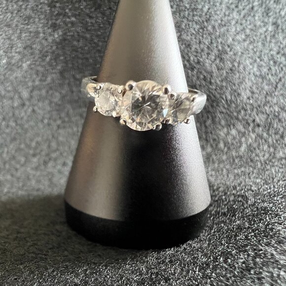 Sterling Silver 3-Stone QZ Ring - Picture 6 of 9